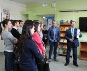 Экскурсия по фотодокументальной выставке в Иркутской областной юношеской библиотеке им. И.П. Уткина (18 февраля 2016 года )