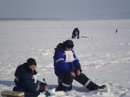 Рыбалка на льду Ангары для инвалидов